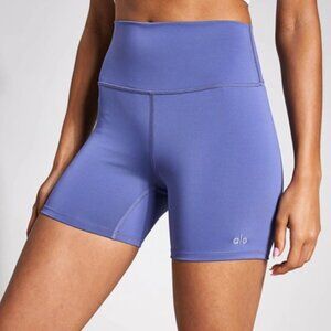 NWT Alo Yoga 5" Airlift Energy Short in Infinity Blue size L
